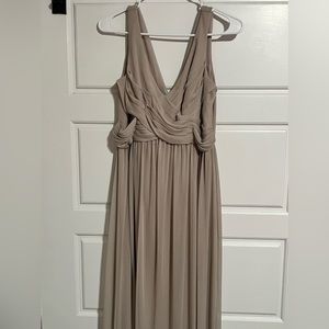 EUC Davids Bridal Bridesmaid Dress. Size 8